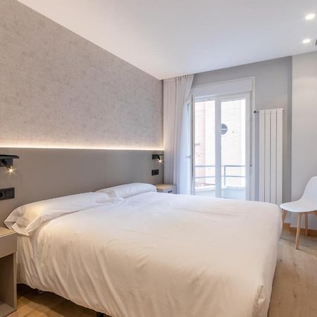 Eightrooms La Rioja Pension Logrono Bagian luar foto