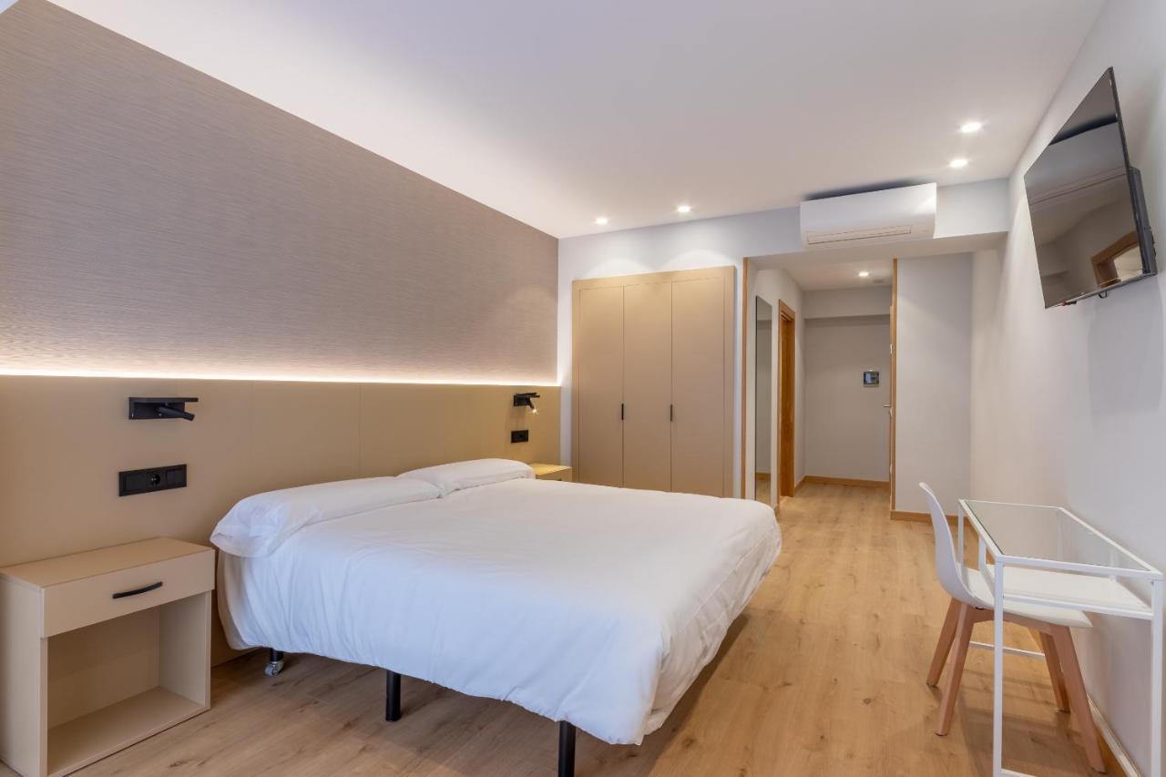 Eightrooms La Rioja Pension Logrono Bagian luar foto