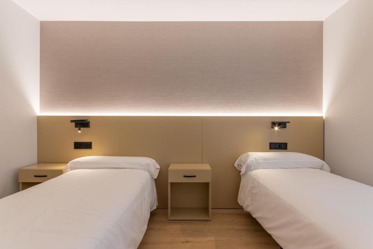 Eightrooms La Rioja Pension Logrono Bagian luar foto