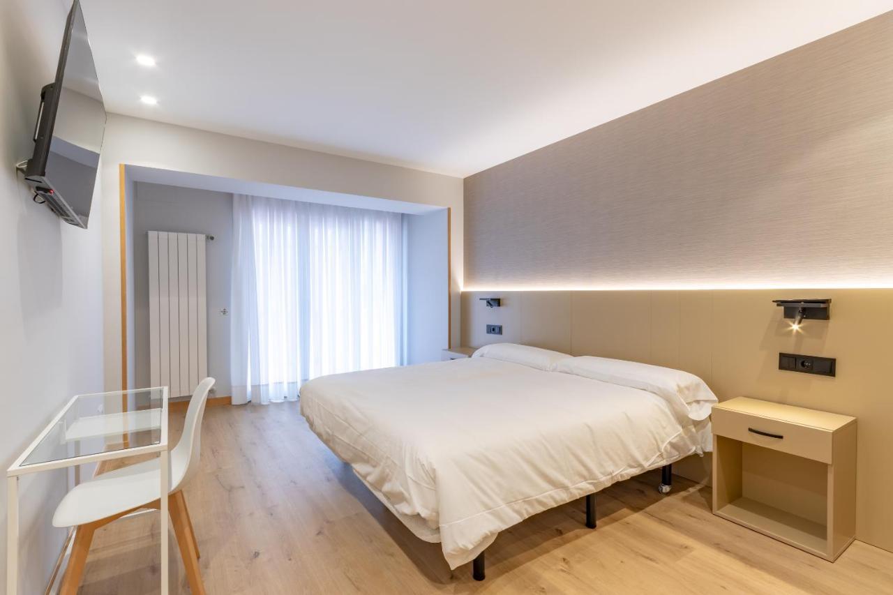 Eightrooms La Rioja Pension Logrono Bagian luar foto