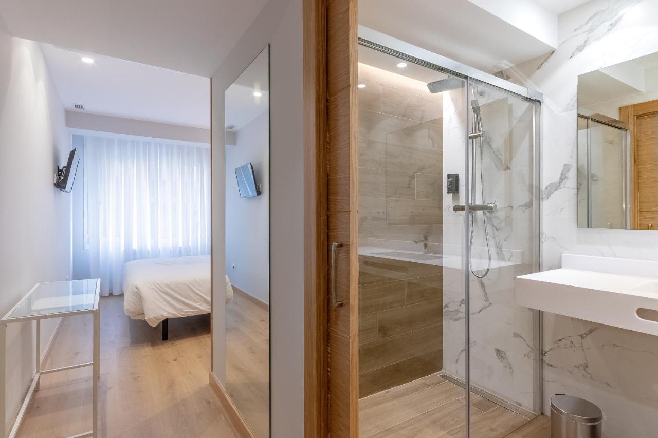 Eightrooms La Rioja Pension Logrono Bagian luar foto