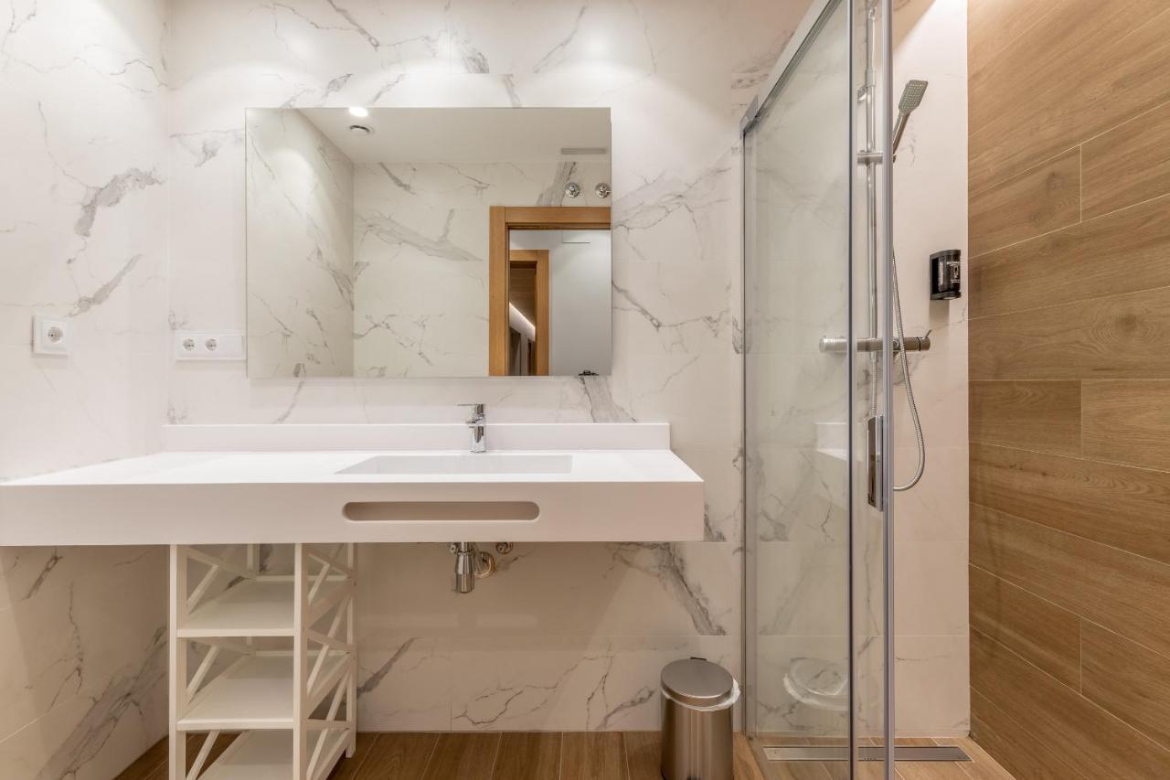 Eightrooms La Rioja Pension Logrono Bagian luar foto