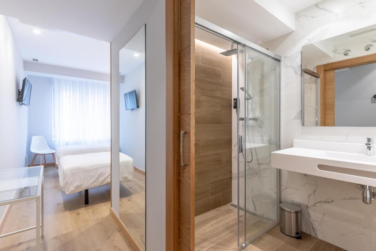 Eightrooms La Rioja Pension Logrono Bagian luar foto