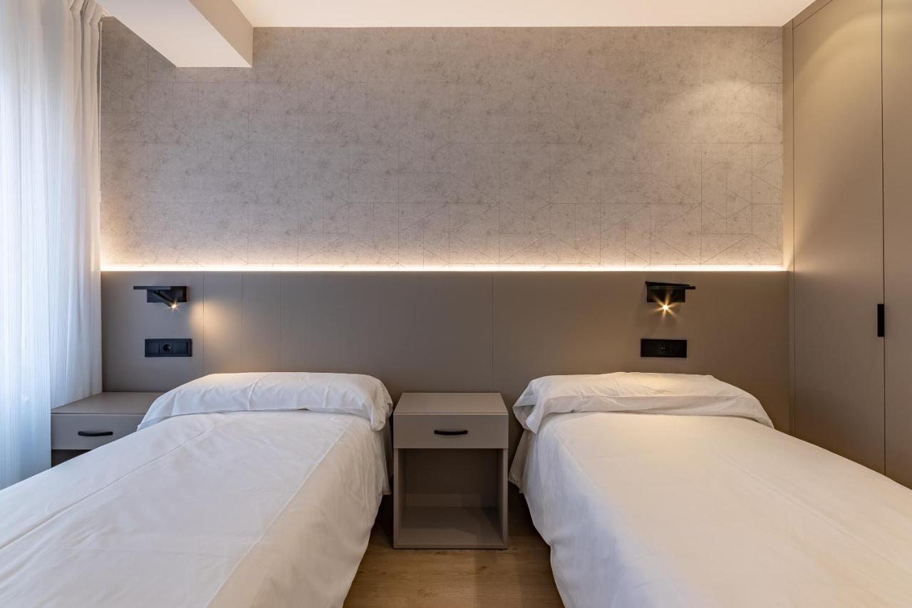 Eightrooms La Rioja Pension Logrono Bagian luar foto
