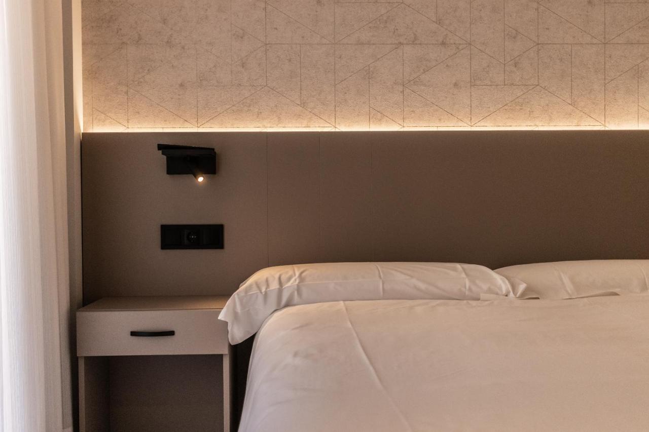 Eightrooms La Rioja Pension Logrono Bagian luar foto