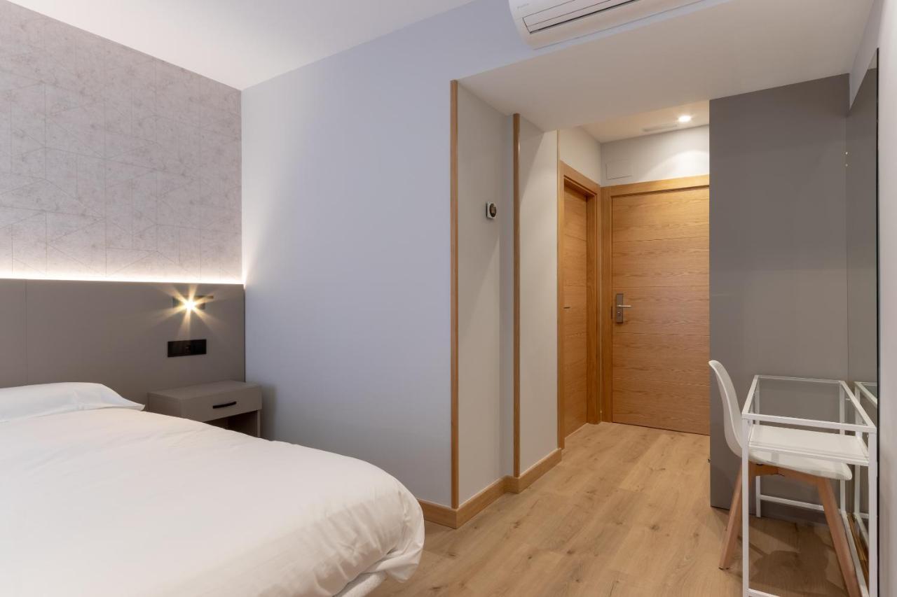 Eightrooms La Rioja Pension Logrono Bagian luar foto