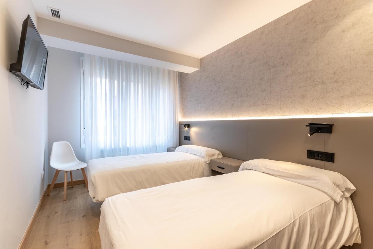 Eightrooms La Rioja Pension Logrono Bagian luar foto
