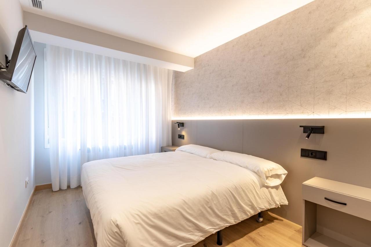 Eightrooms La Rioja Pension Logrono Bagian luar foto